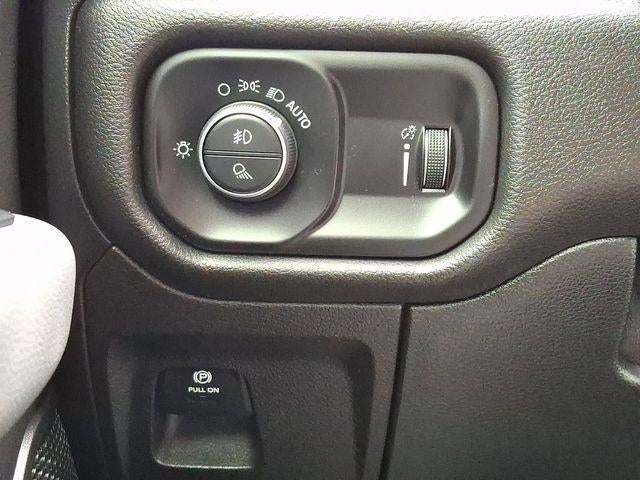 2020 RAM 1500 Big Horn Quad Cab 4x4 6'4" Box