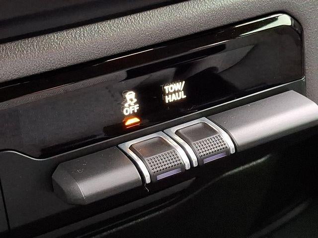 2020 RAM 1500 Big Horn Quad Cab 4x4 6'4" Box