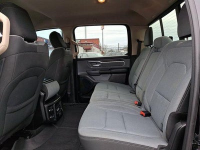 2020 RAM 1500 Big Horn Crew Cab 4x4 5'7" Box