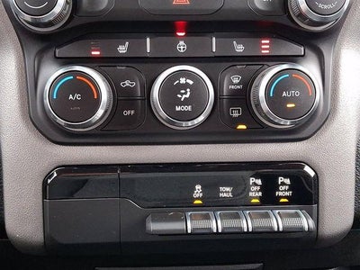 2020 RAM 1500 Big Horn Crew Cab 4x4 5'7" Box