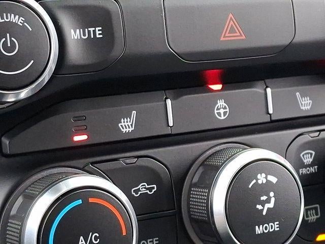 2020 RAM 1500 Big Horn Crew Cab 4x4 5'7" Box