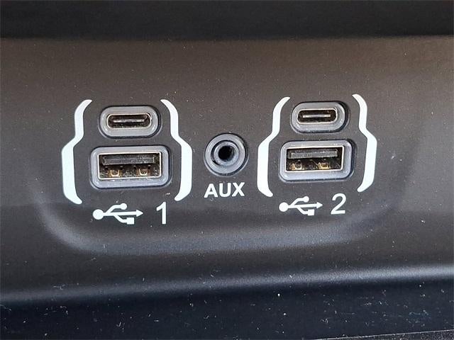 2021 RAM 1500 Big Horn Crew Cab 4x4 5'7" Box