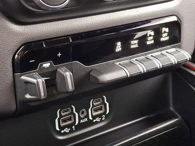 2020 RAM 1500 Rebel Crew Cab 4x4 5'7" Box