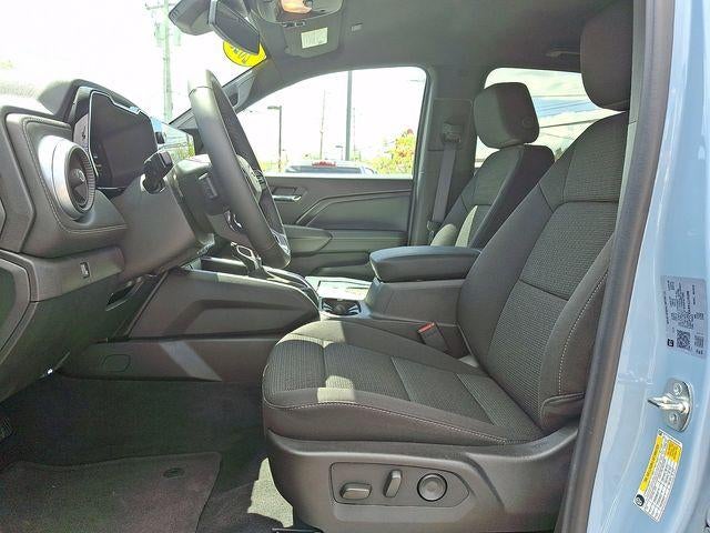 2025 Chevrolet Colorado WT/LT