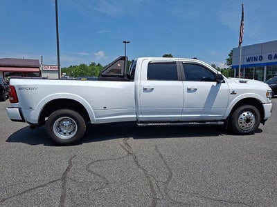 2021 RAM 3500 Laramie Crew Cab 4x4 8' Box