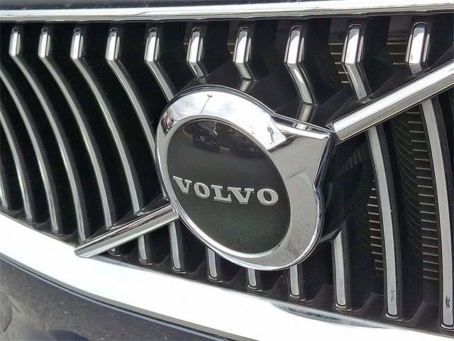 2022 Volvo XC90 T5 Momentum 7 Passenger