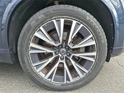 2022 Volvo XC90 T5 Momentum 7 Passenger
